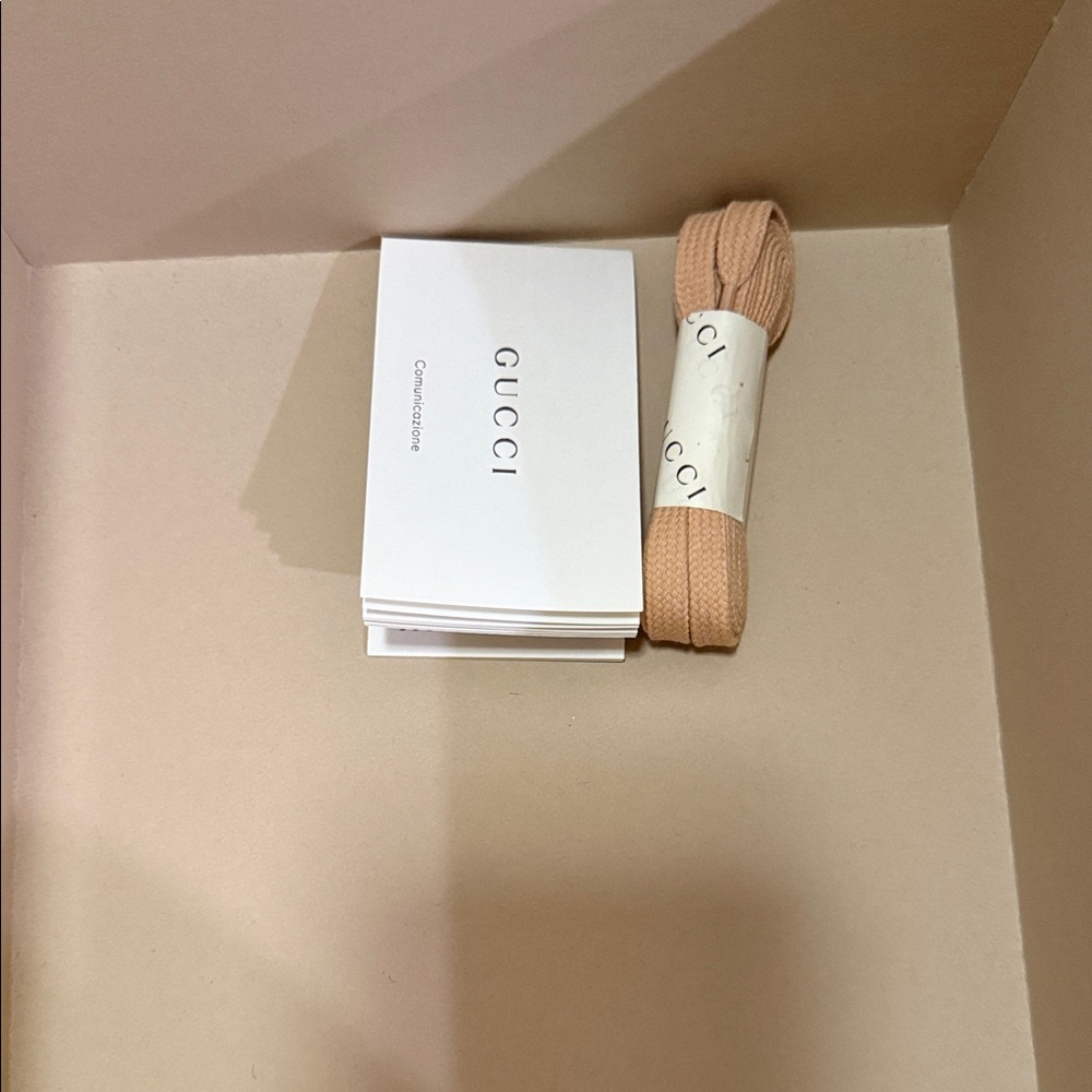 Gucci Women's Cream and Tan Sneakers - Picture 8 of 8